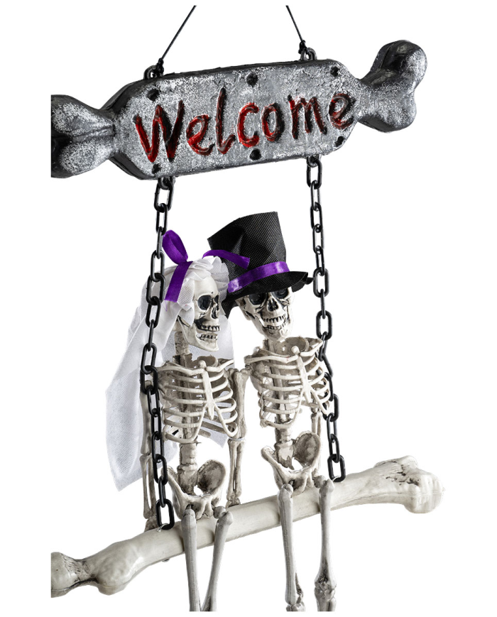 Décoration squelettes sur balançoire à suspendre h. 60 cm x l. 40 cm env. avec étiquette volante / étiquette