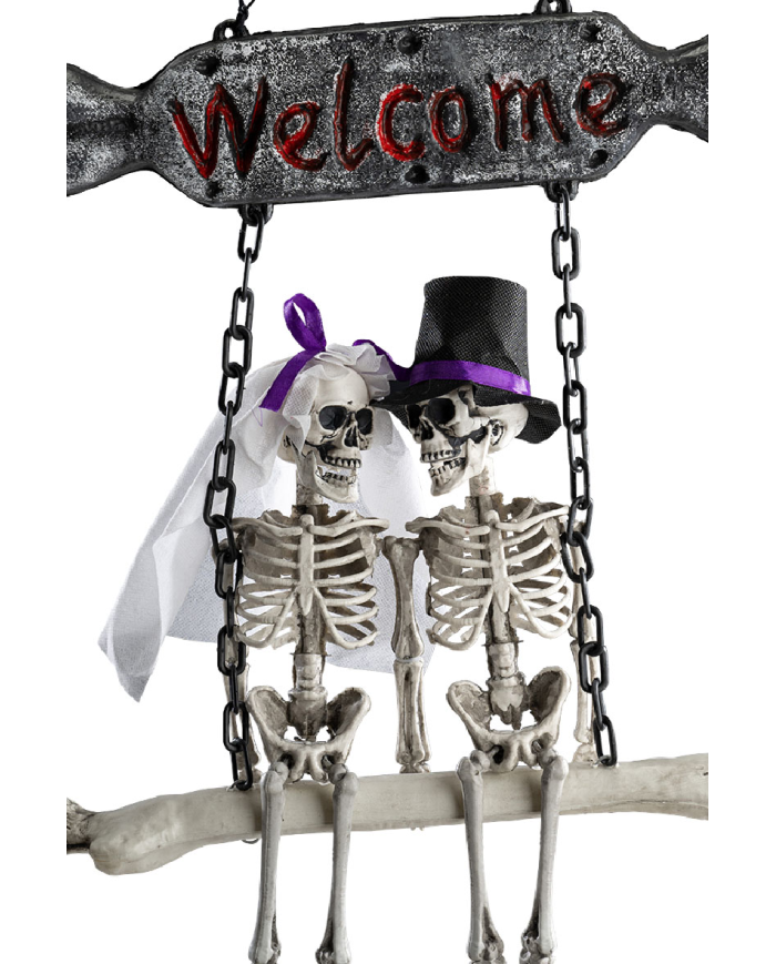 Décoration squelettes sur balançoire à suspendre h. 60 cm x l. 40 cm env. avec étiquette volante / étiquette