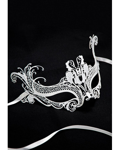 White metal chinless mask for a delicate disguise.