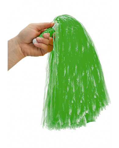 Pompon realizzati in filamenti di colore verde con comoda