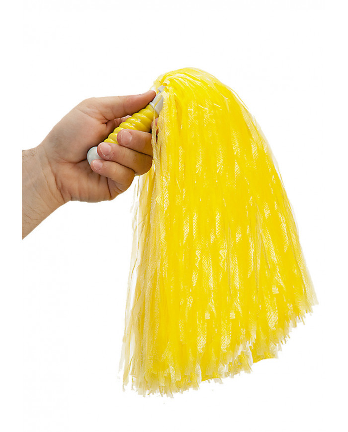 Pompon realizzati in filamenti di colore giallo con comoda