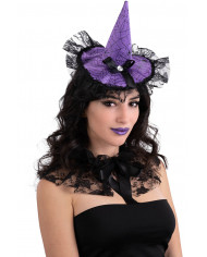 Violettes Hütchen aus Strechsatin mit Schleife und Spitze mit Haarreif mit Aufhänger